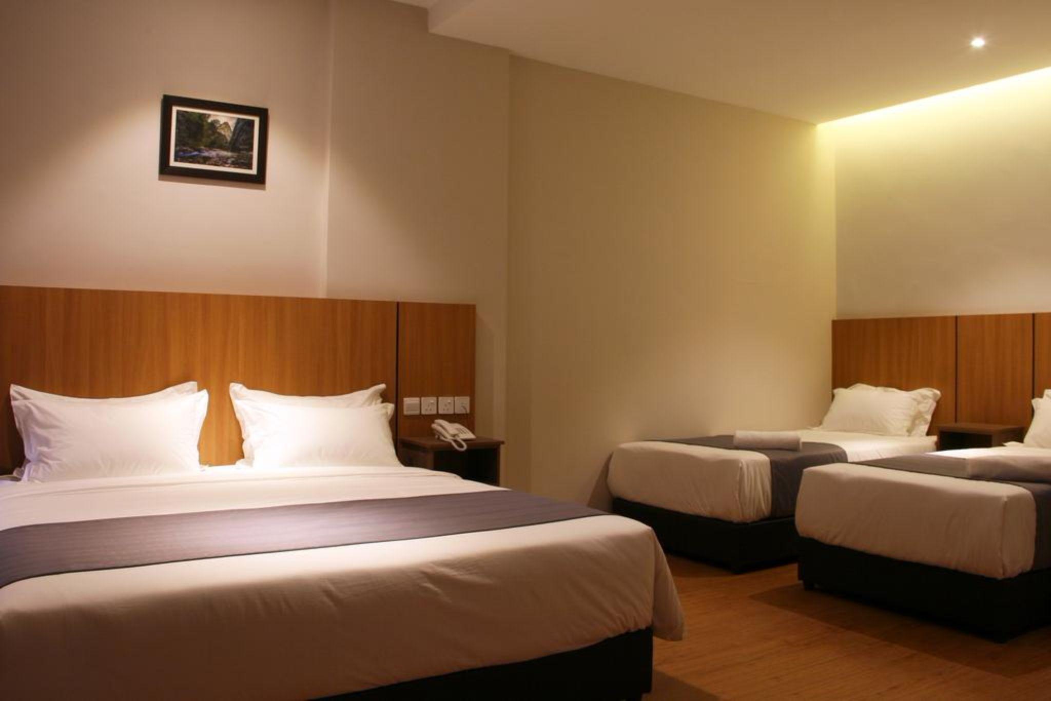 Ahyu Hotel 2*